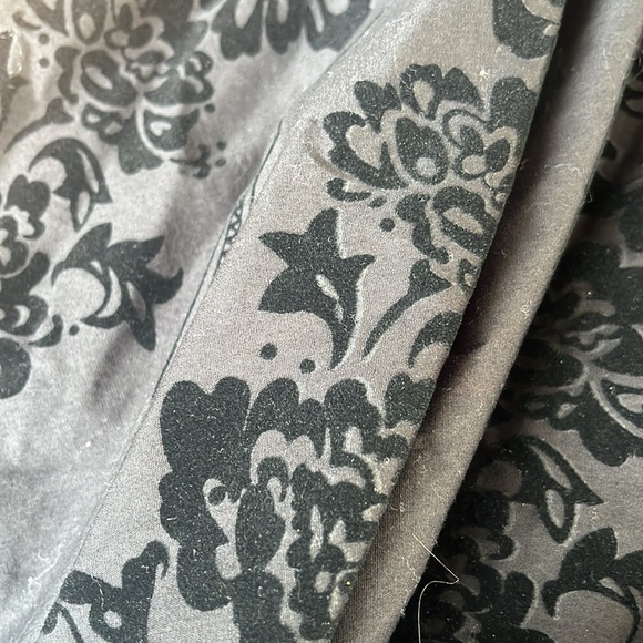 Gorgeous eyelet Black Cotton Skirt - Picture 7 of 9